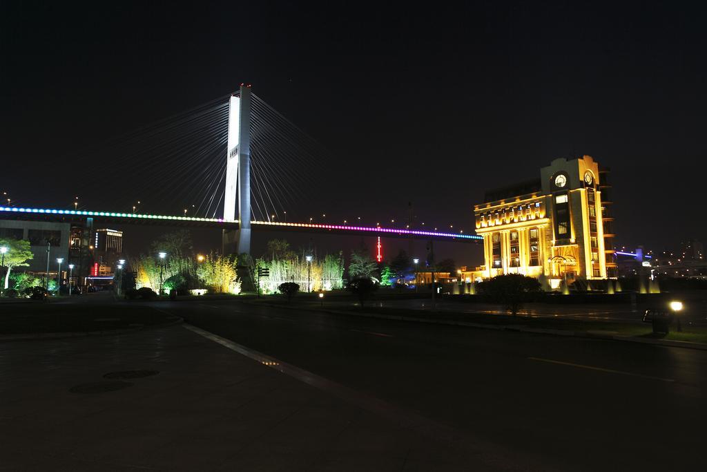 Shanghai Eiffelton Hotel Bagian luar foto