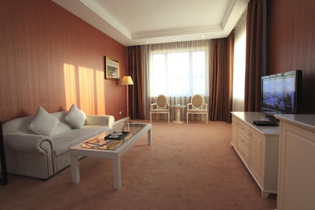 Shanghai Eiffelton Hotel Bagian luar foto
