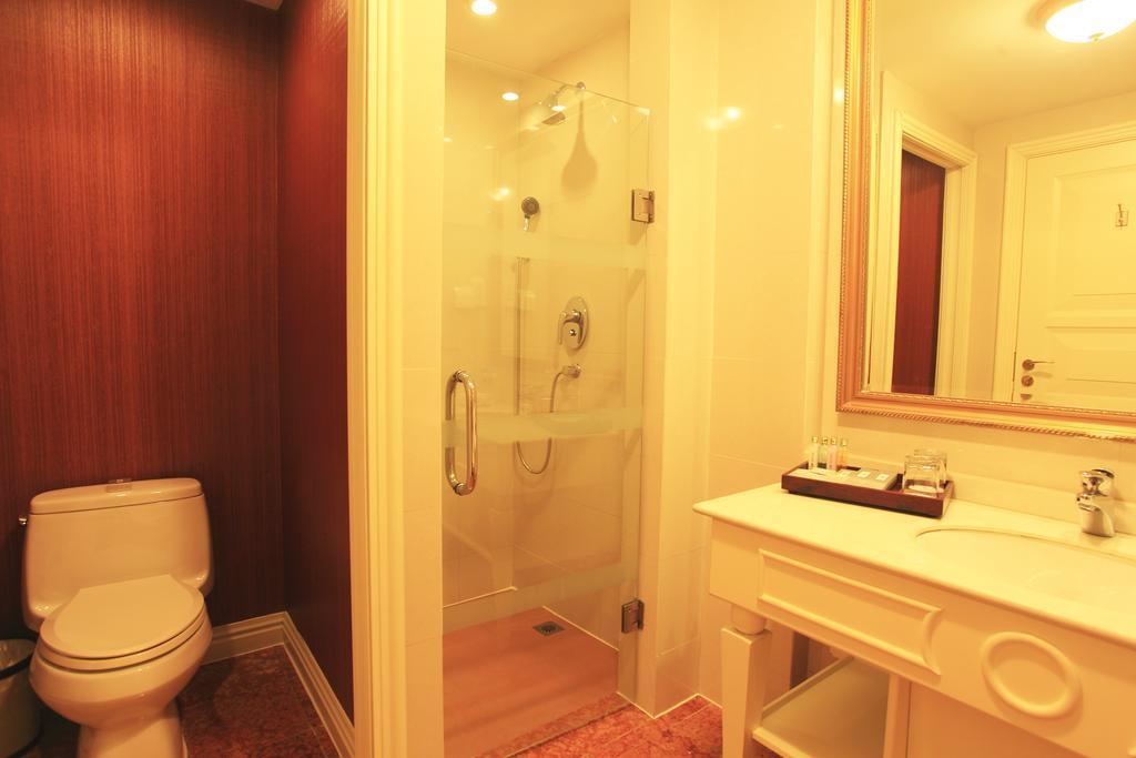 Shanghai Eiffelton Hotel Bagian luar foto
